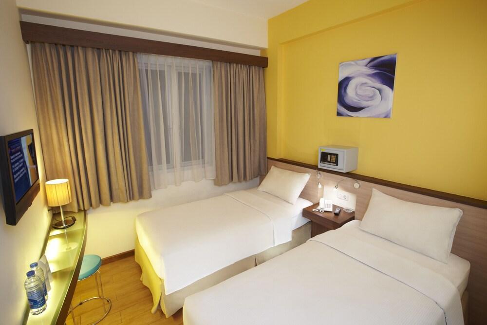 Nite & Day Jakarta - Mangga Besar Buitenkant foto