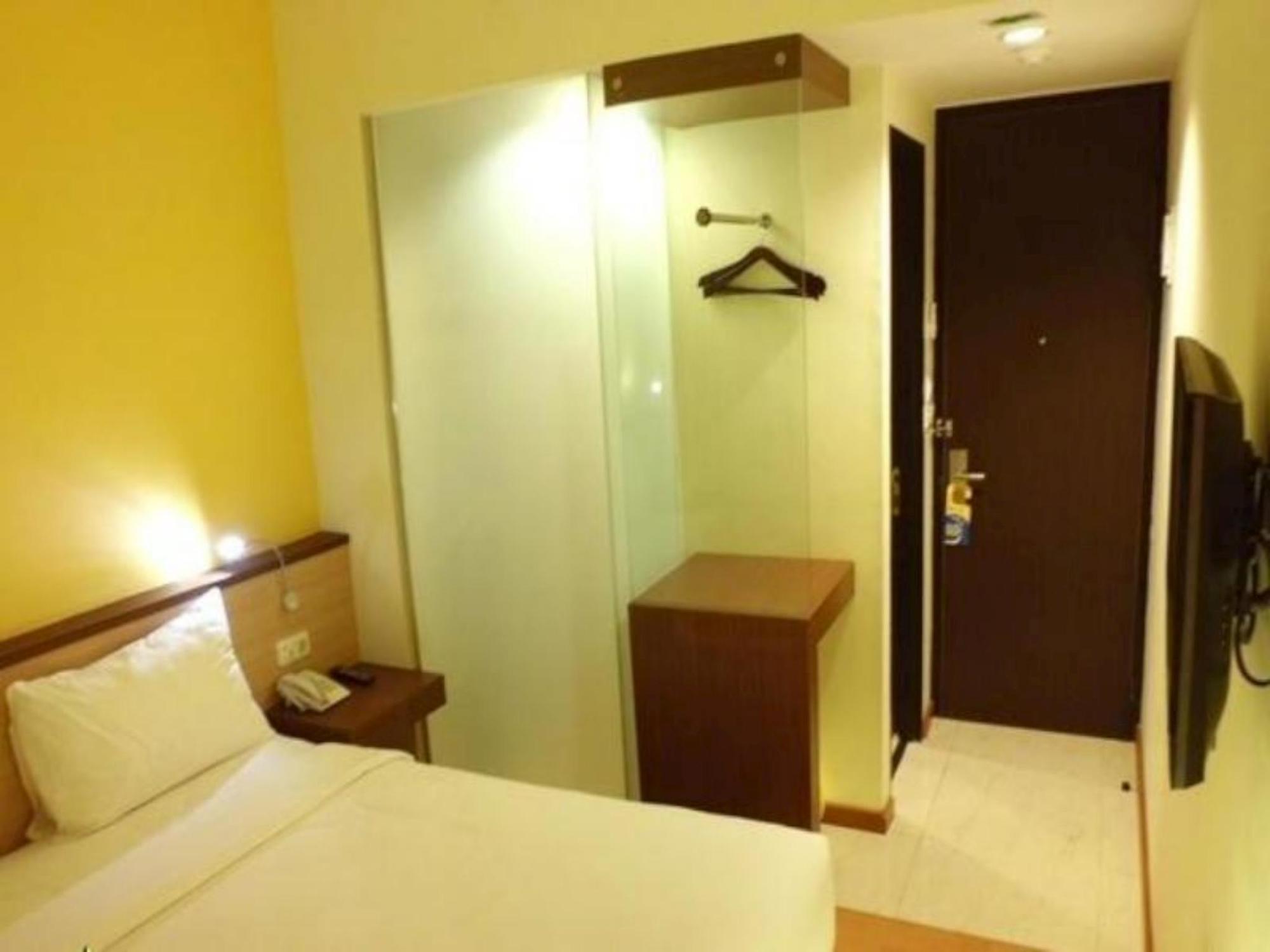 Nite & Day Jakarta - Mangga Besar Buitenkant foto