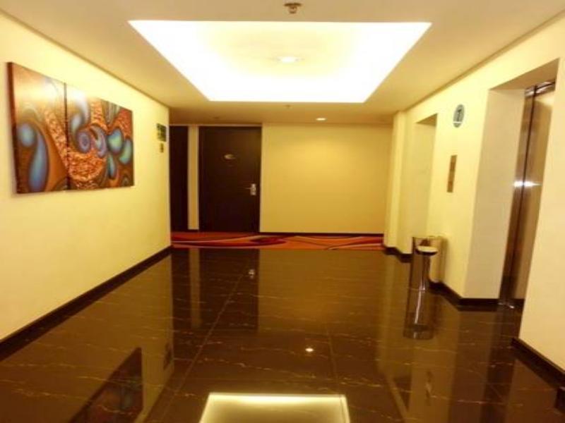 Nite & Day Jakarta - Mangga Besar Buitenkant foto